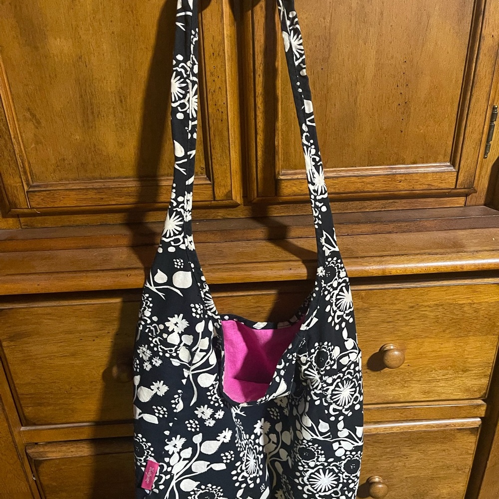thirty-one Pink and Black Floral Shoulder Bag with matching change purse/wallet